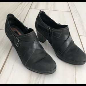 CLARKS Artisan tige de cuir Leather Booties | Black | Size 7.5